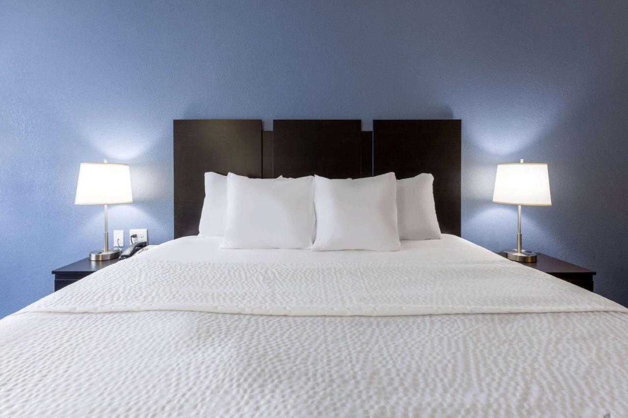 Days Inn By Wyndham Charles Town Extérieur photo